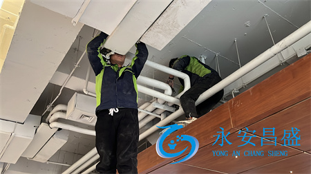 空調(diào)出風(fēng)有異味 風(fēng)機(jī)盤管專業(yè)清洗 原廠消毒劑保障